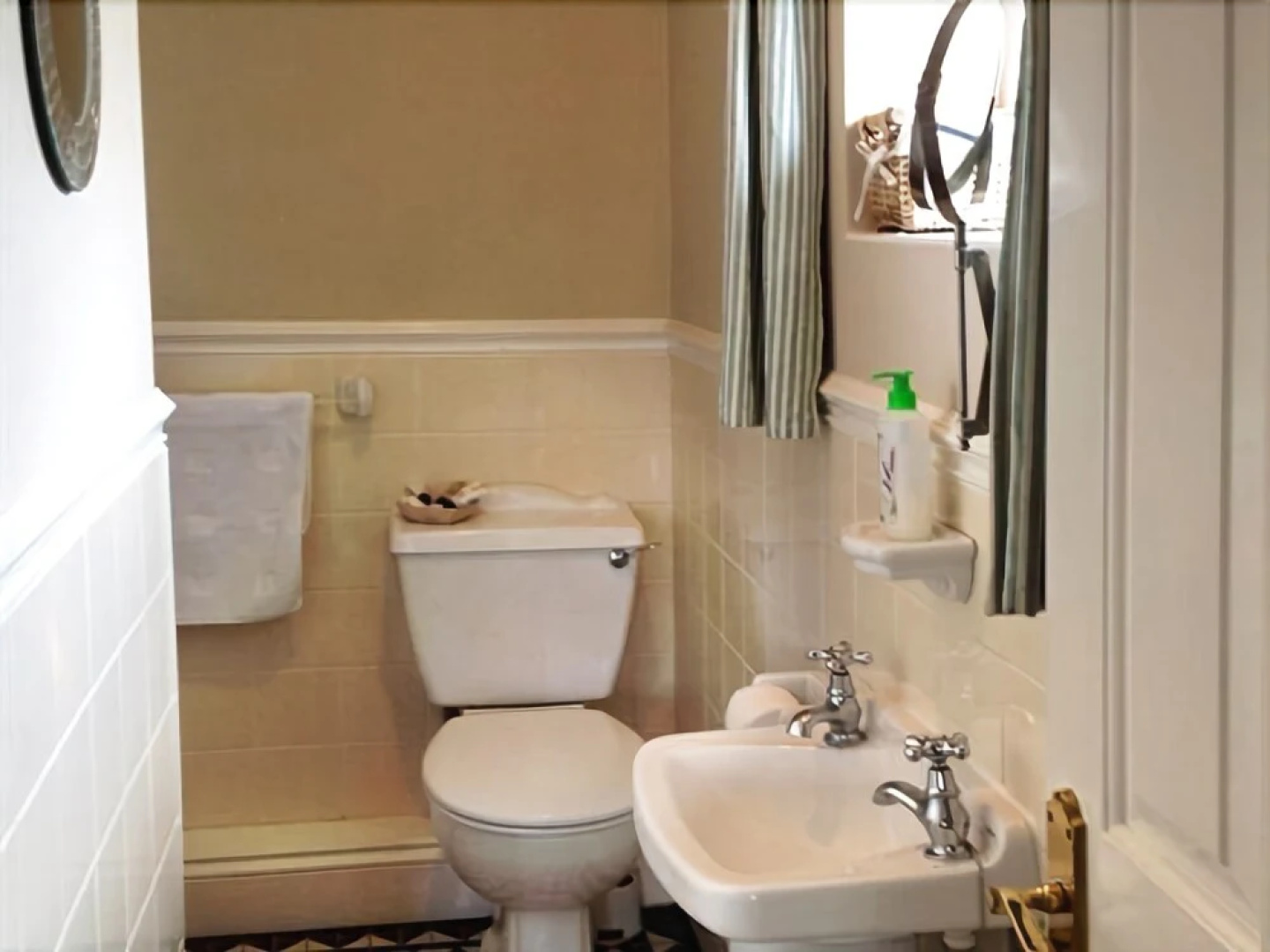 Mulberry Cottage B&B