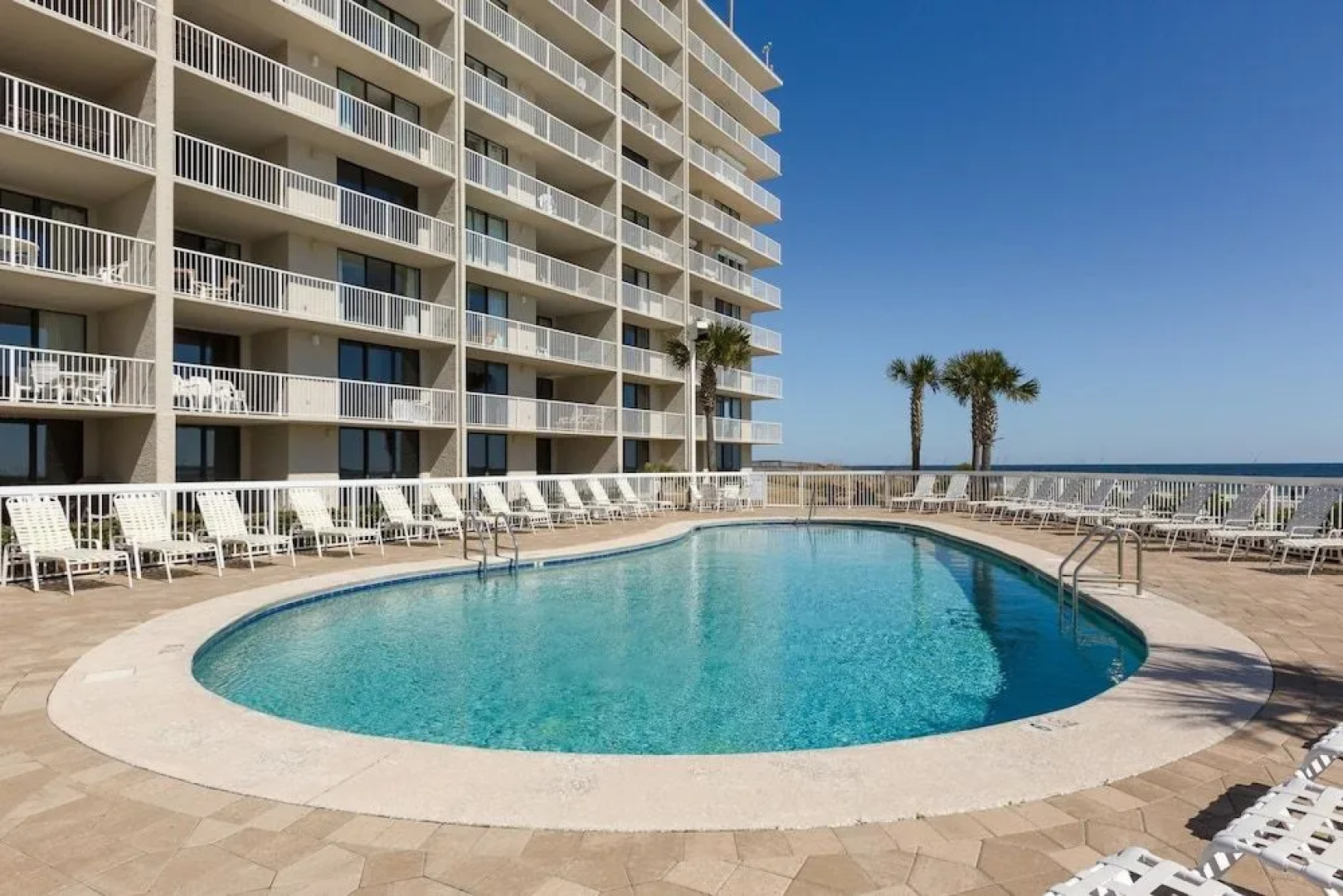 Seaside Beach and Raquet 4710