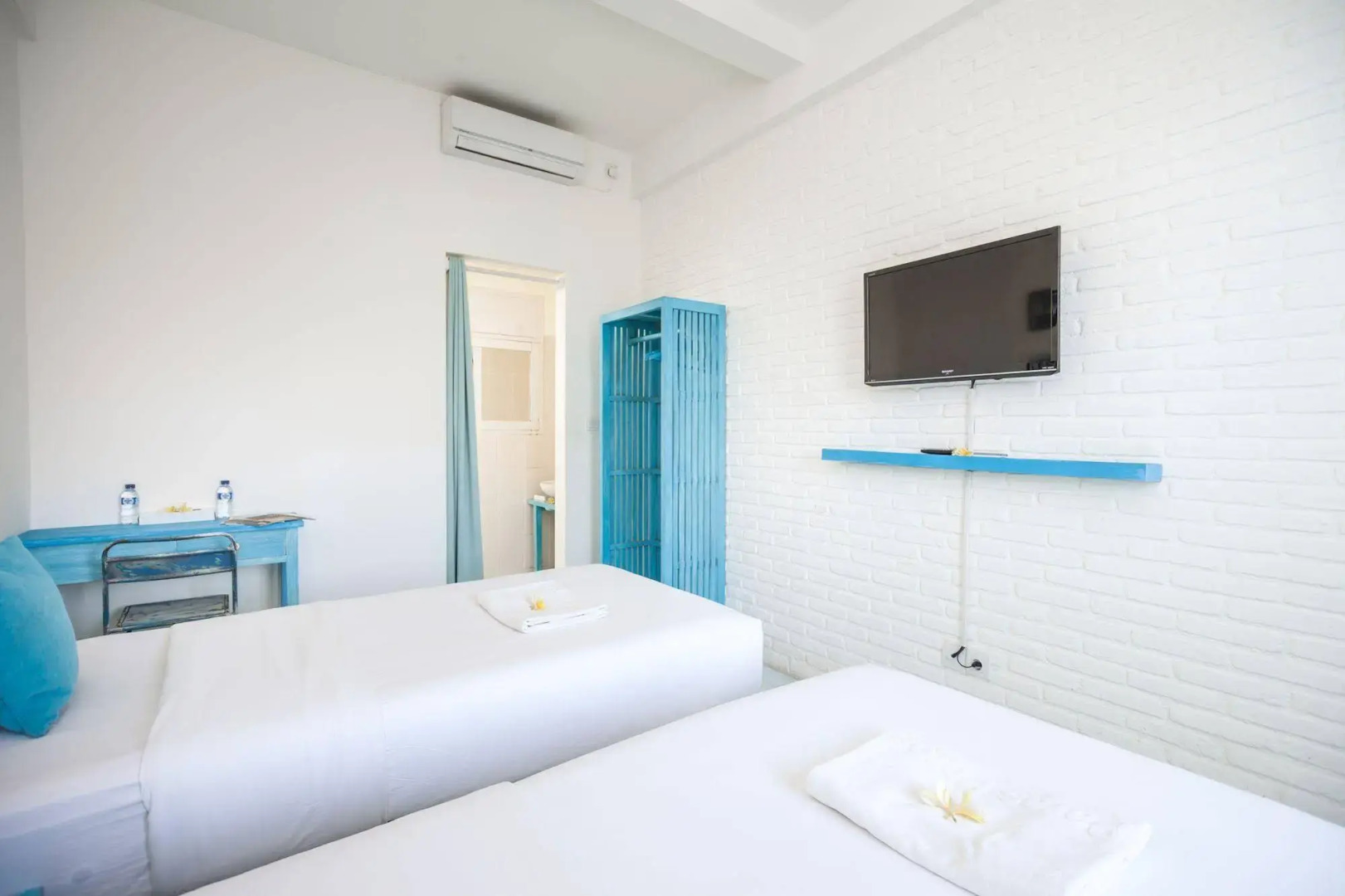 Paras Paros Marina Lodge