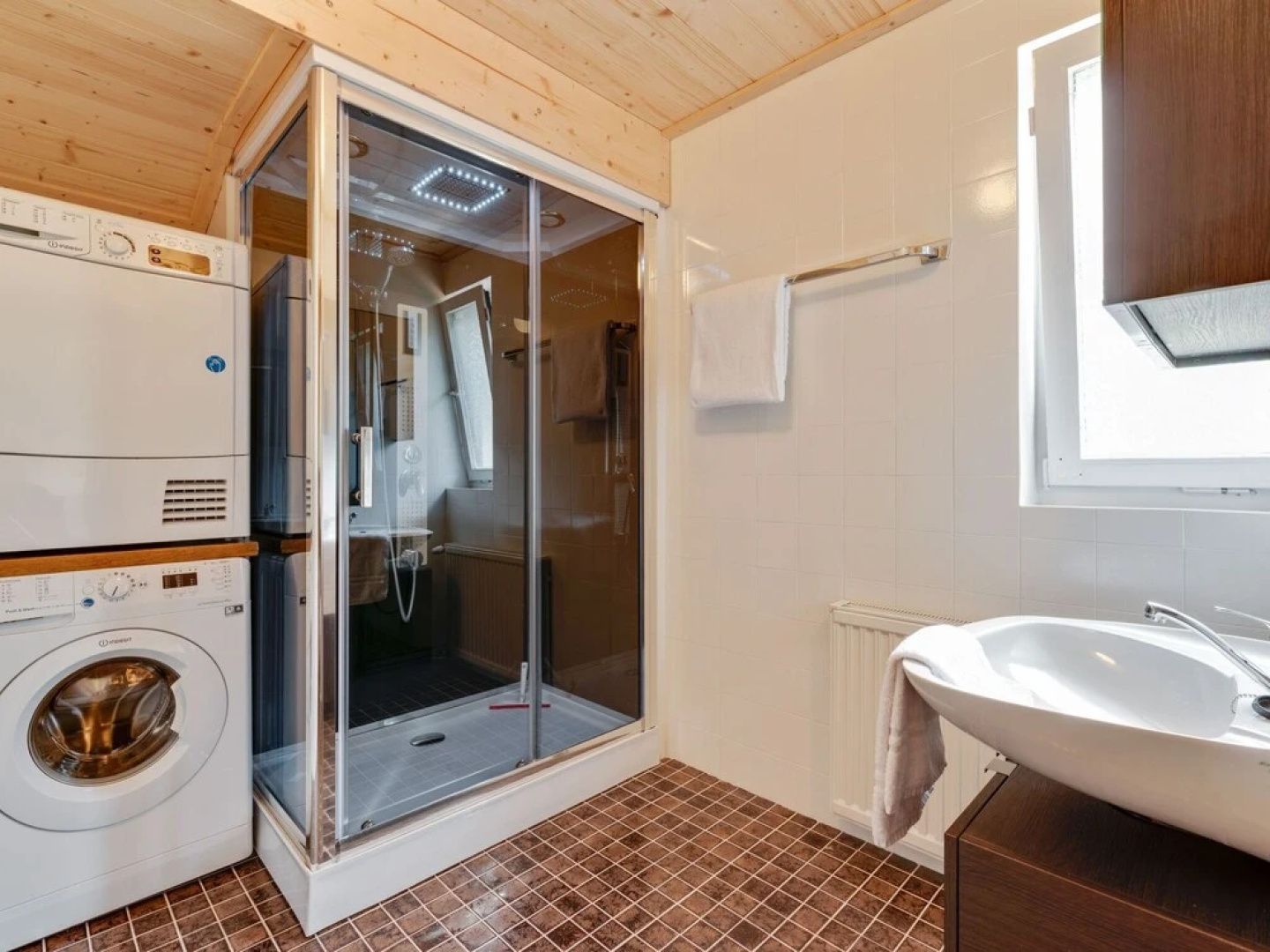 Beautiful Country House With Large Garden and Sauna