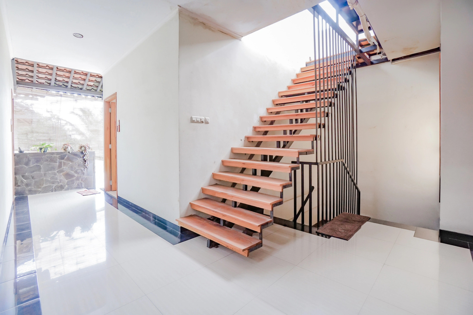 90319 Angler Guest House Malang