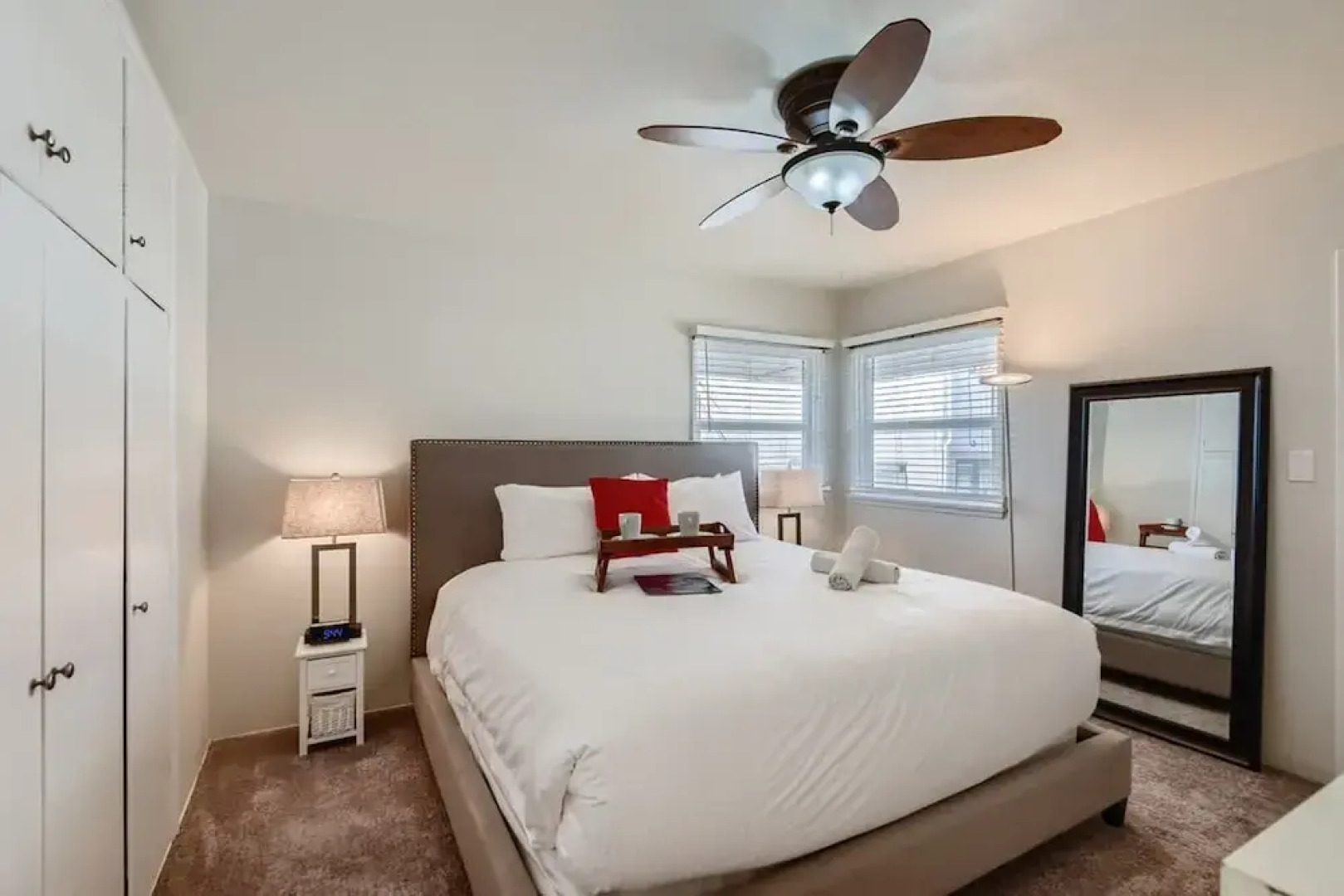 Walk to Beach - King Apt In 1 Area - AC