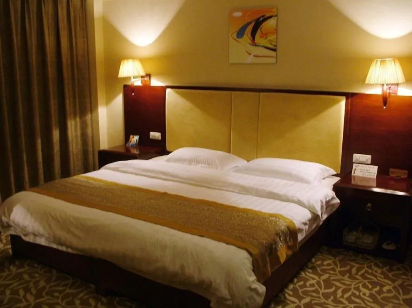 Qinzhou Lingshan Zhengjiu Hotel