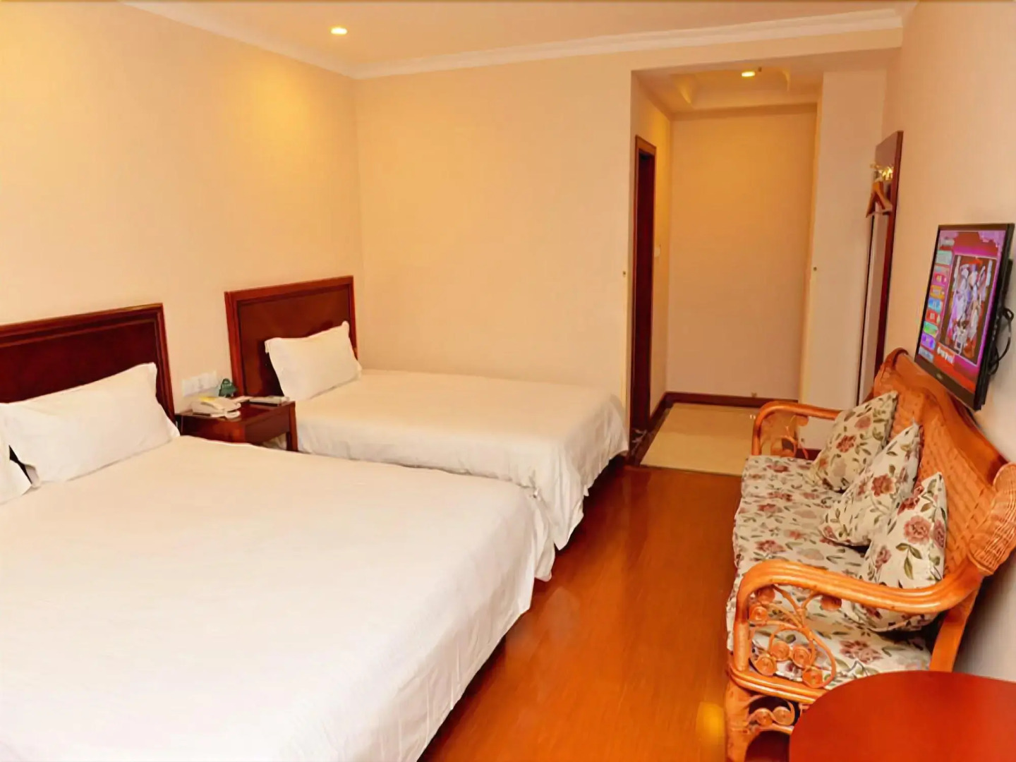 GreenTree Inn Jiaxing Pinghu Zhapu Jiulong Mountain Express  Hotel