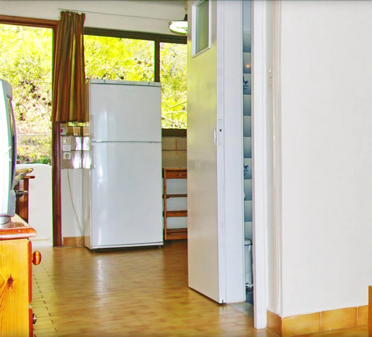 Lions2 Studios and Apartments