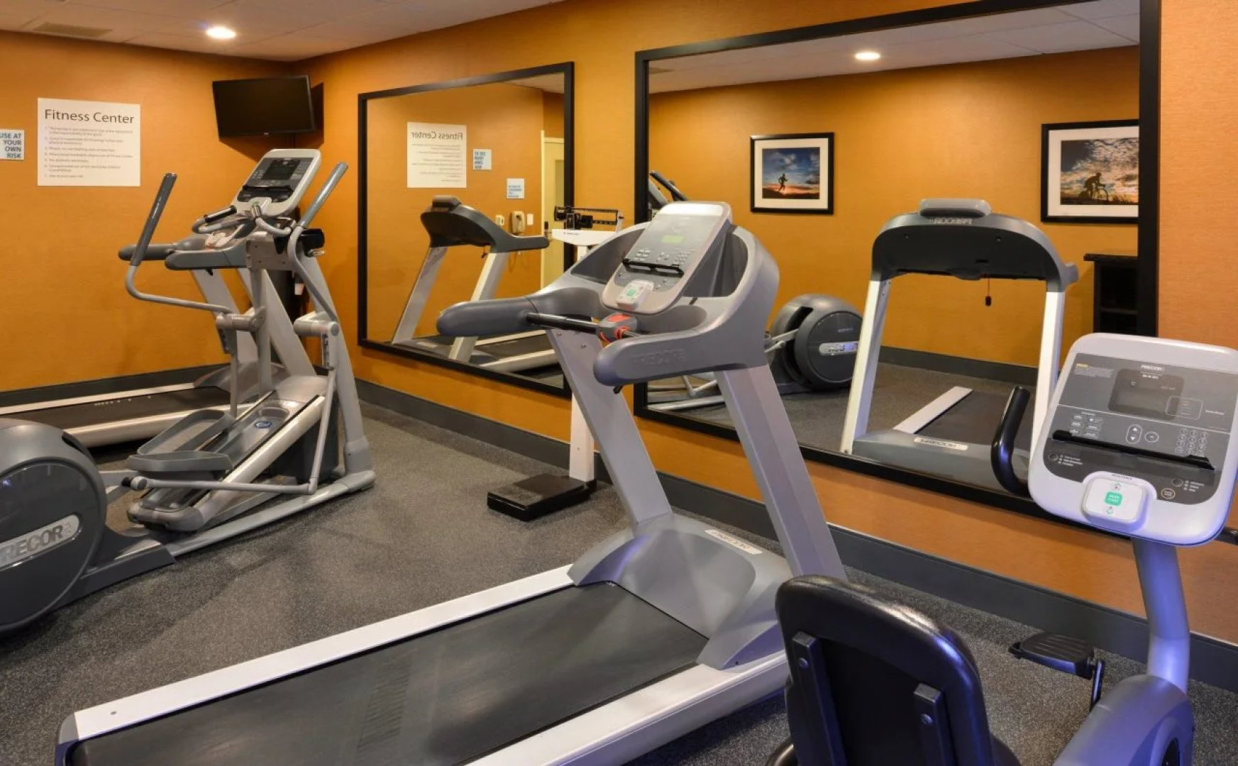 Holiday Inn Express Crestwood by IHG