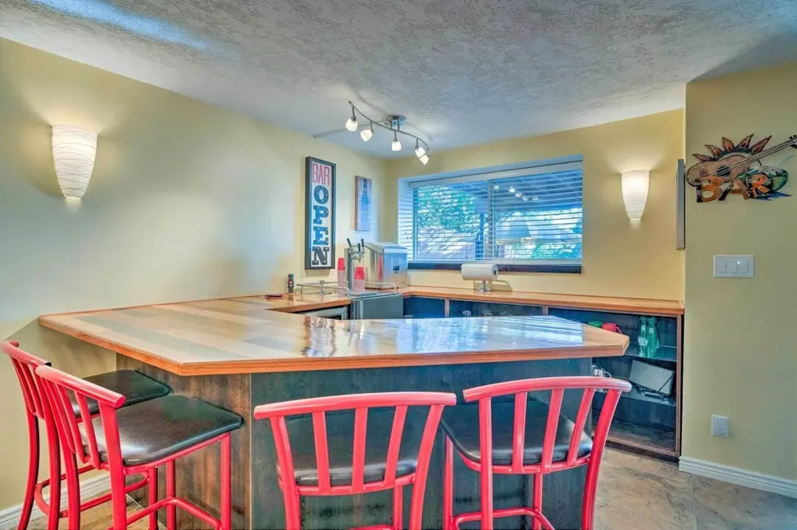 Roomy Salt Lake City Apt With Movie/game Room