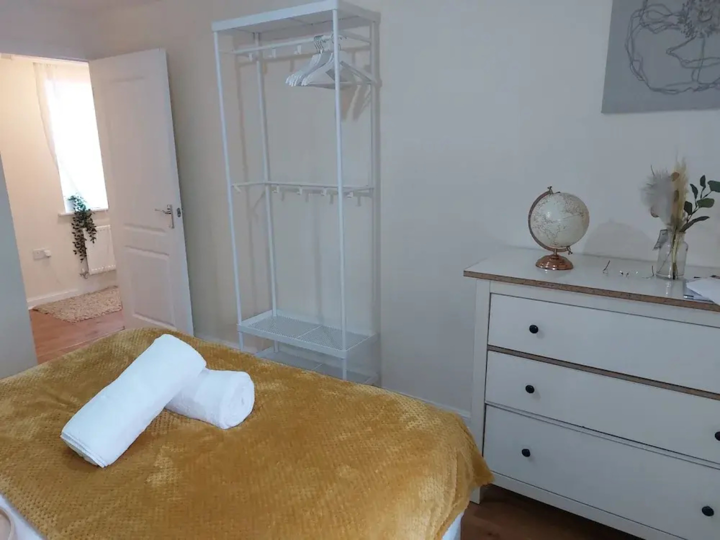 Birmingham - 2 Beds - Sleeps 3 - Free Parking