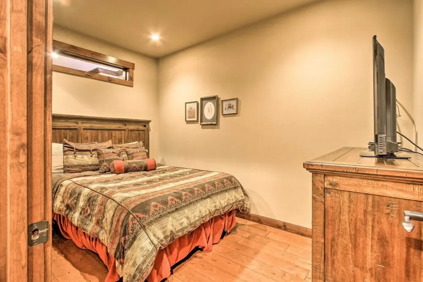 Red Lodge Townhome w/ Private Hot Tub & Mtn Views!