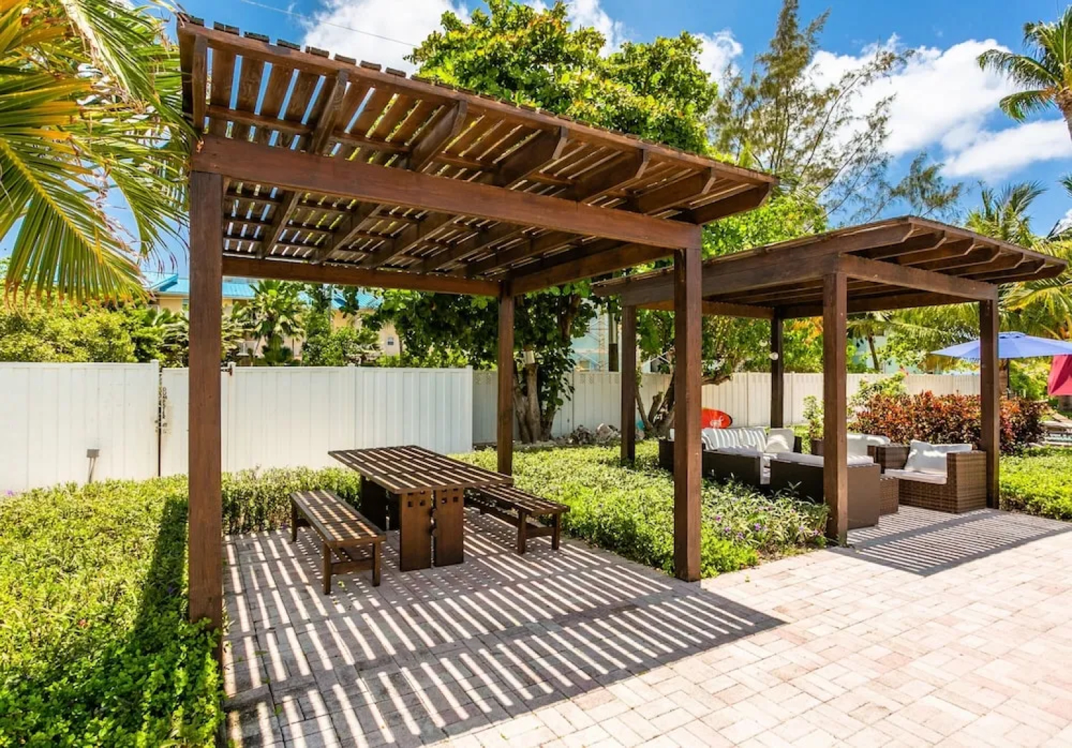 Island Pines by Cayman Villas