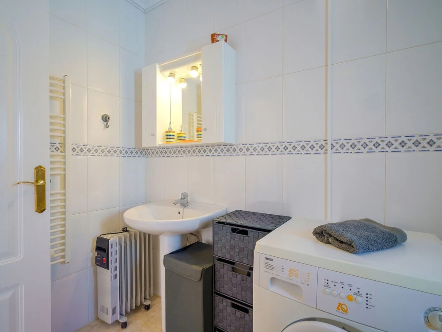 Modern Apartment Near Torrevieja in Alicante With a Roof Terrace