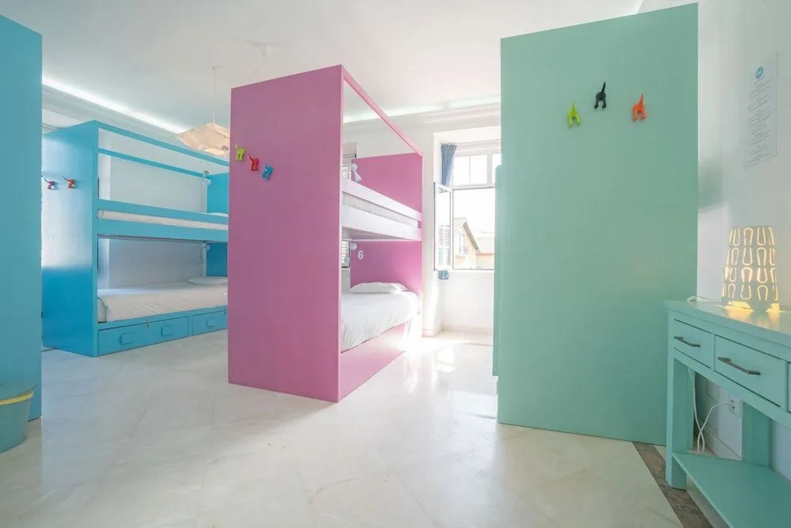 BLUE Boutique Hostel & Suites