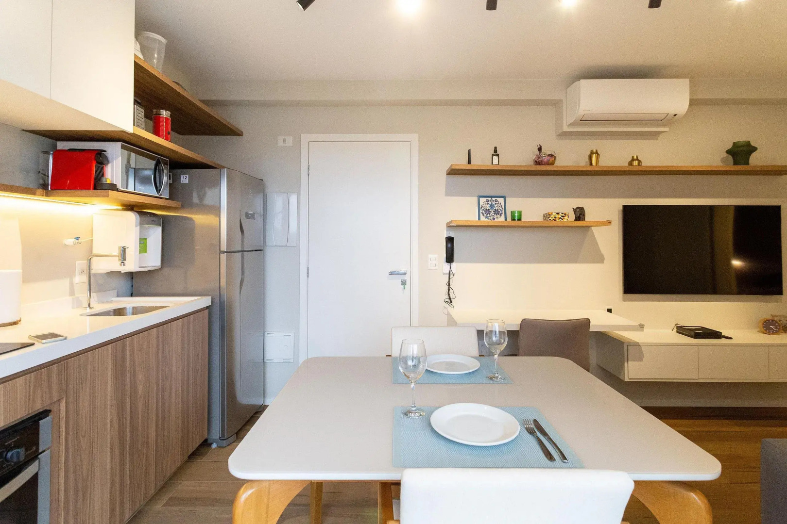 Apartamento novo, silencioso e com infraestrutura de lazer na Vila Madalena.