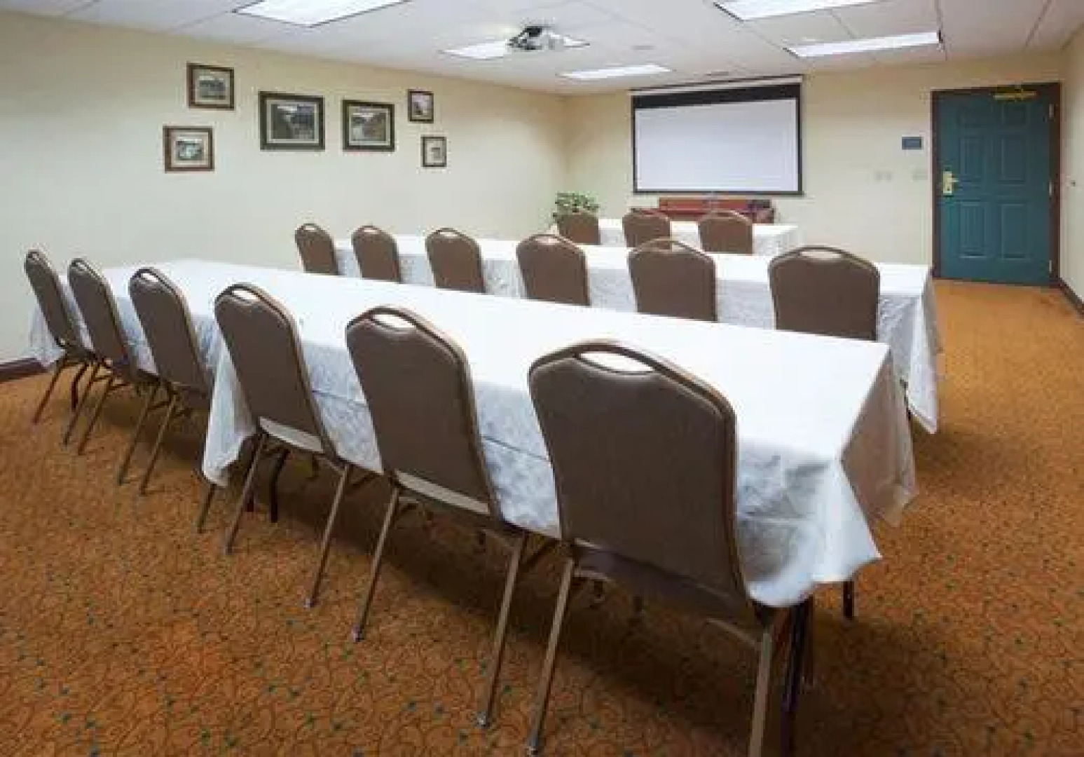 Country Inn & Suites By Carlson, Marinette, WI