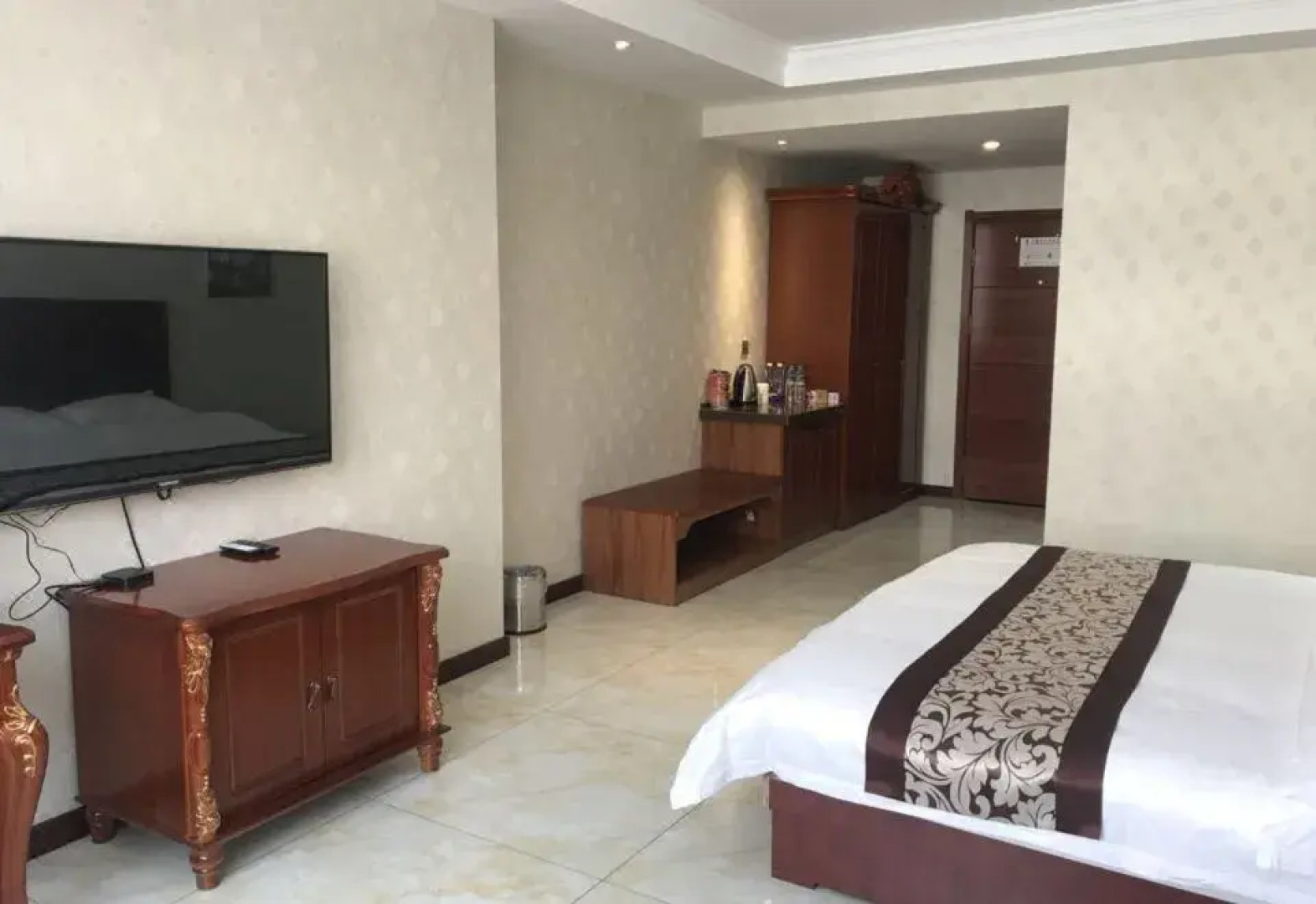 Super 8 Hotel (Tongliao Affiliated Hospital)