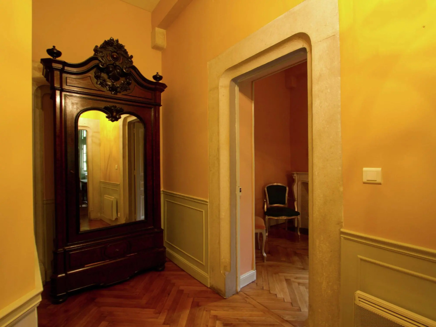 Charming Castle in Serrieres-en-chautagn With Pool