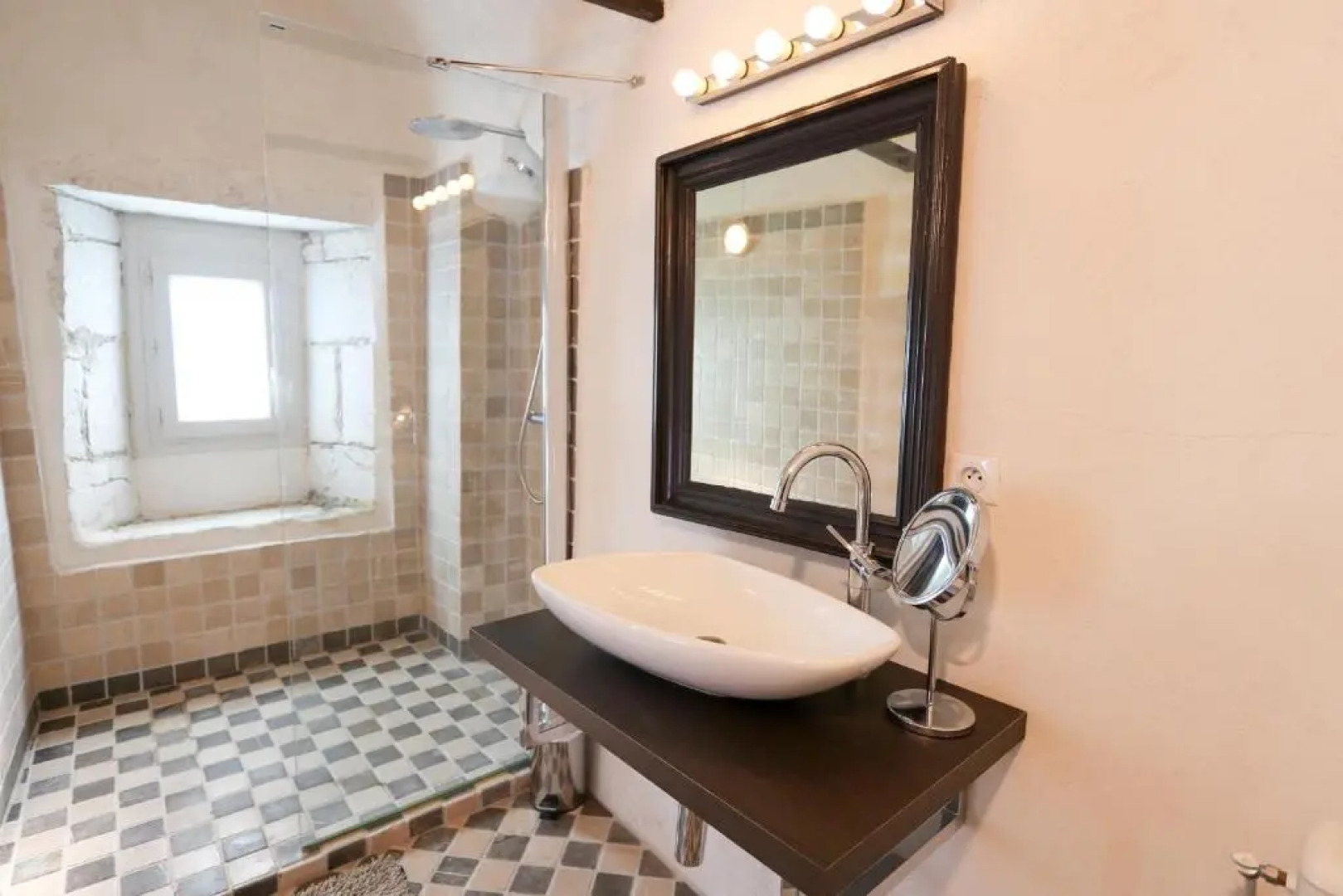 Villa monument historique au bord du lac - 12 pers