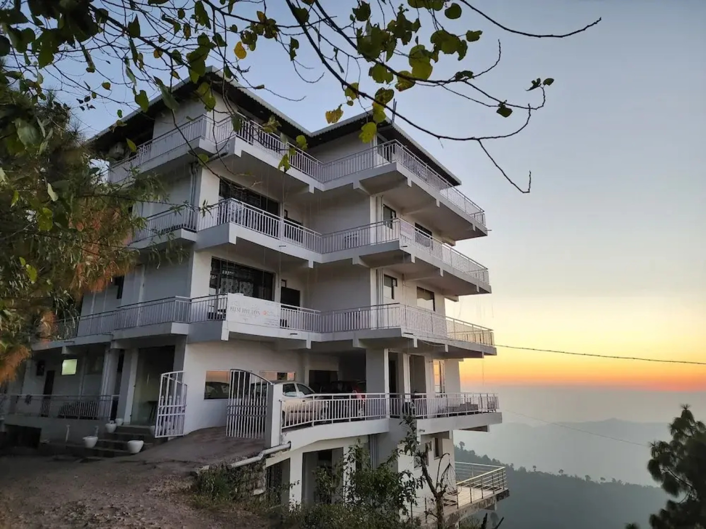 Him Hilton Luxury Hotel