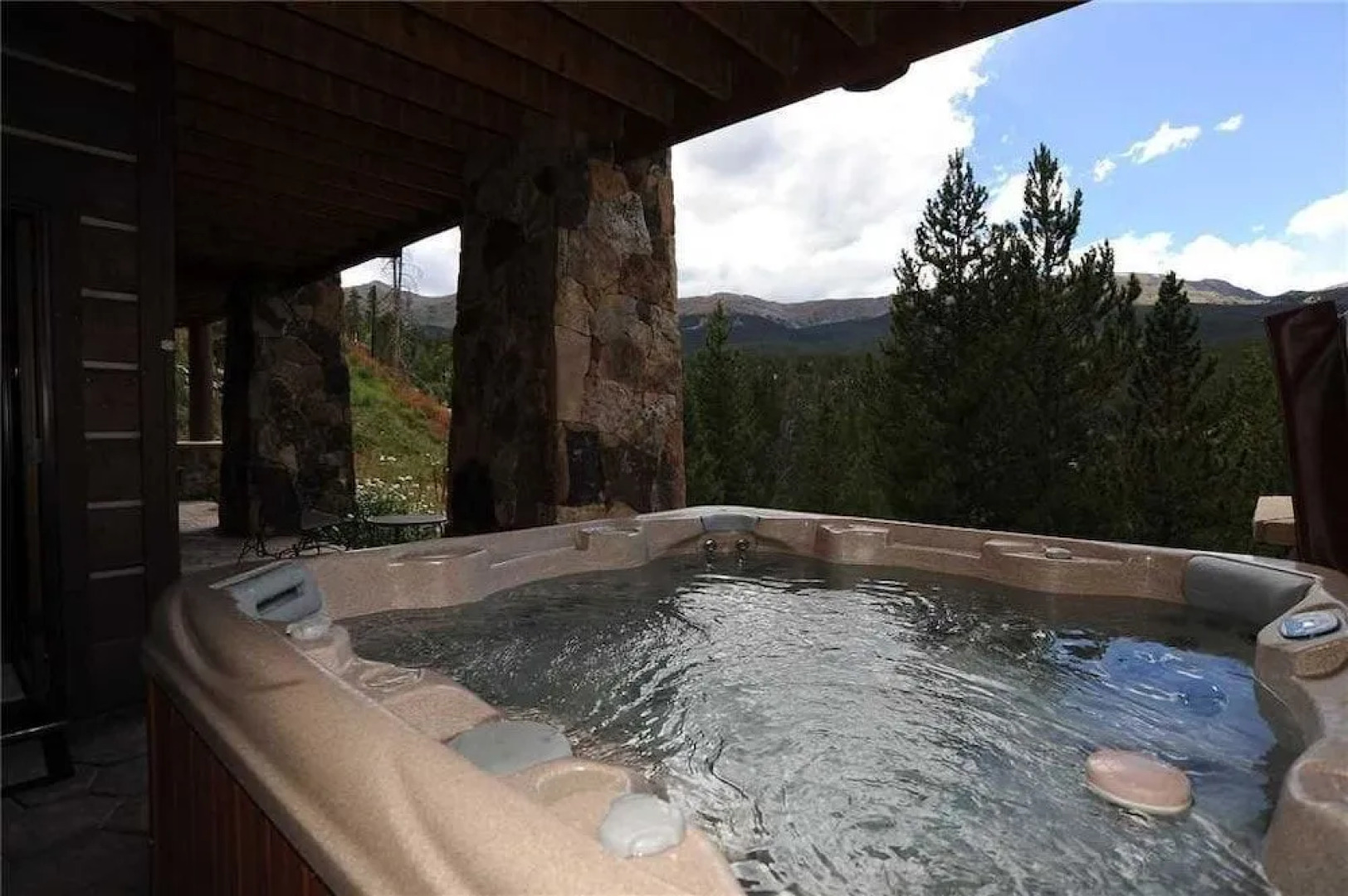 Cloud Peak Vista Peak 7 Private Home with Hot Tub