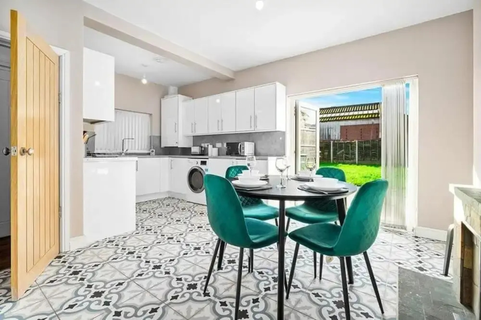 Cosy 3-bed House in Birmingham With Free Parking