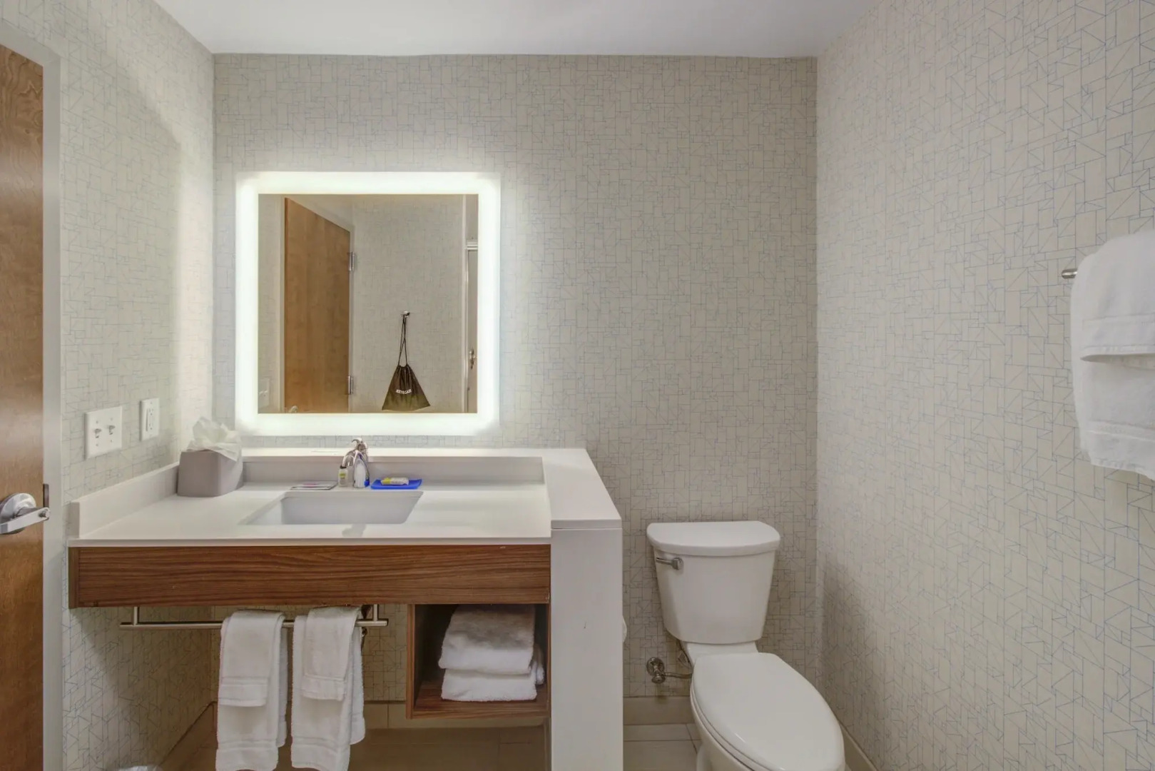 Holiday Inn Express Fort Walton Beach Central by IHG