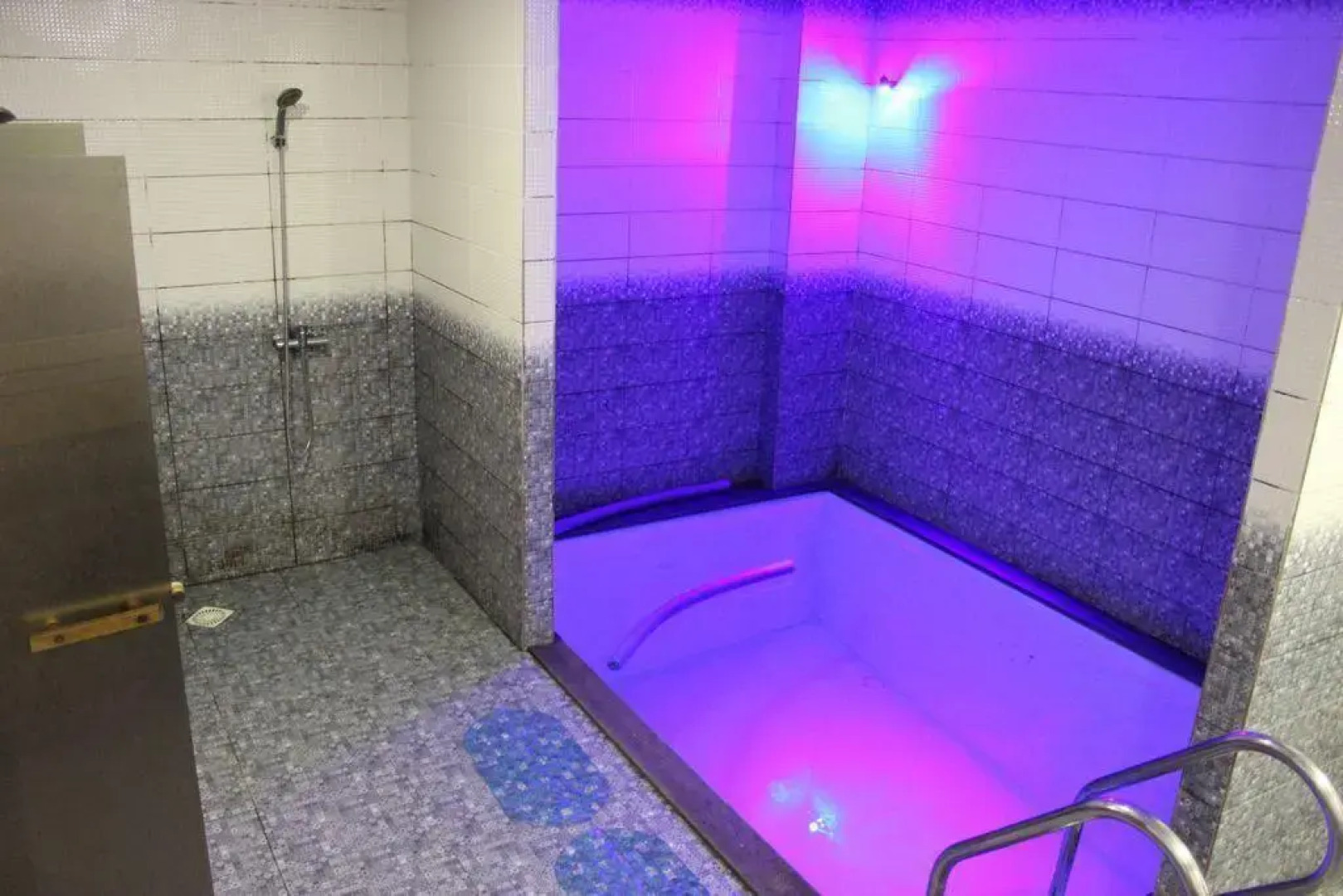 Коттедж с сауной, хаммамом и бассейном