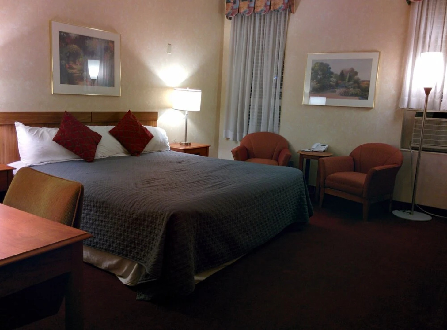 Royal Inn and Suites