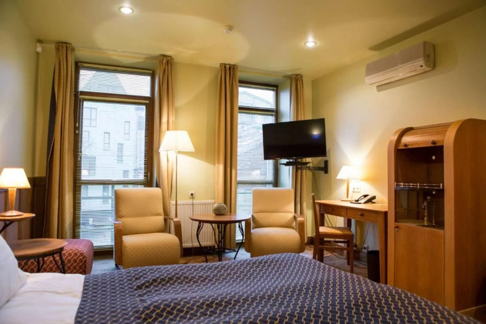 Отель Best Western Santakos