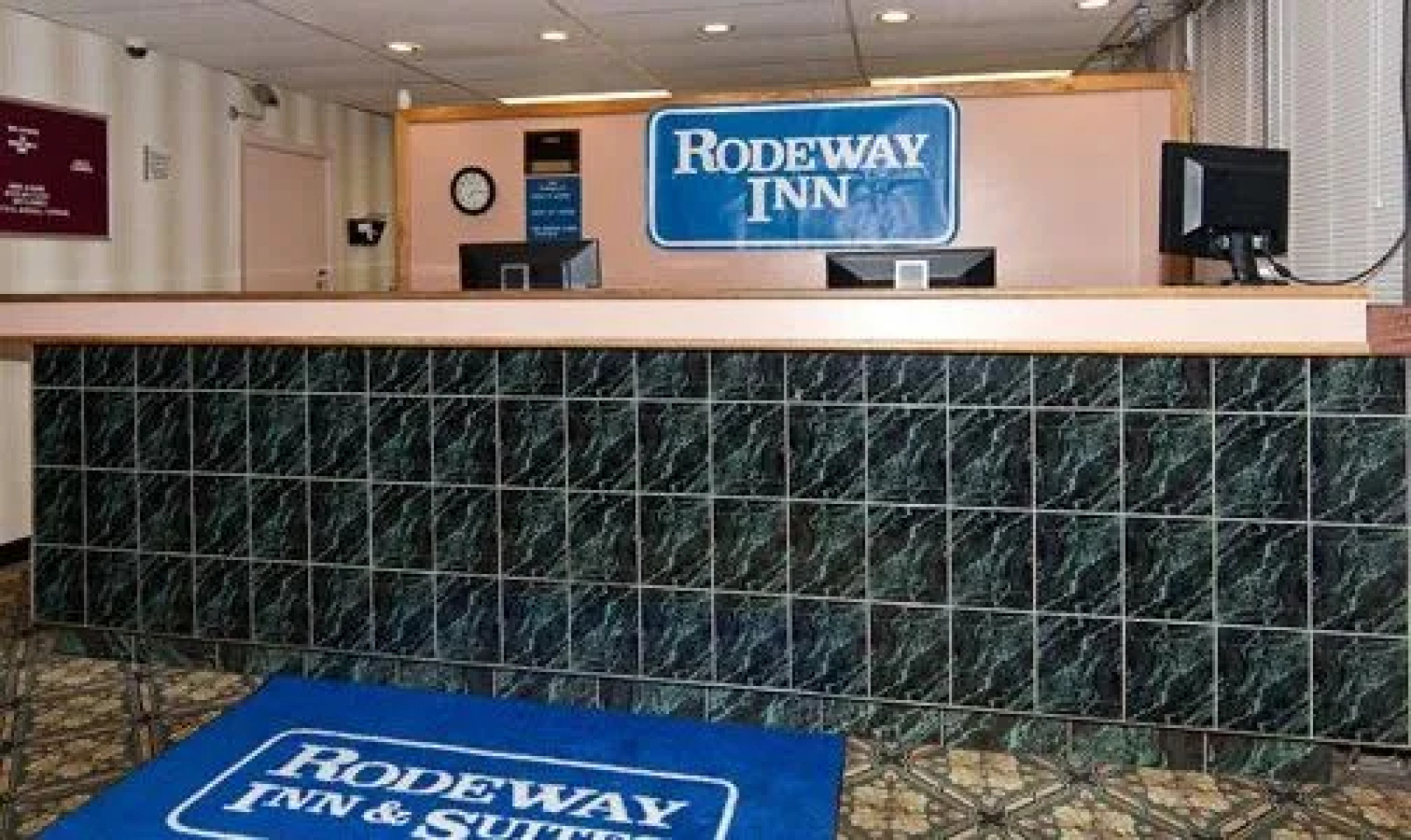 Howard Johnson Inn - Commack