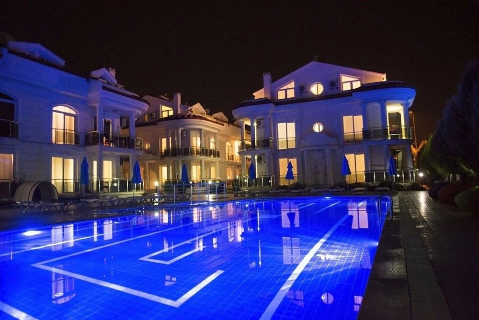 Serenity Apartments 3 by Villamnet