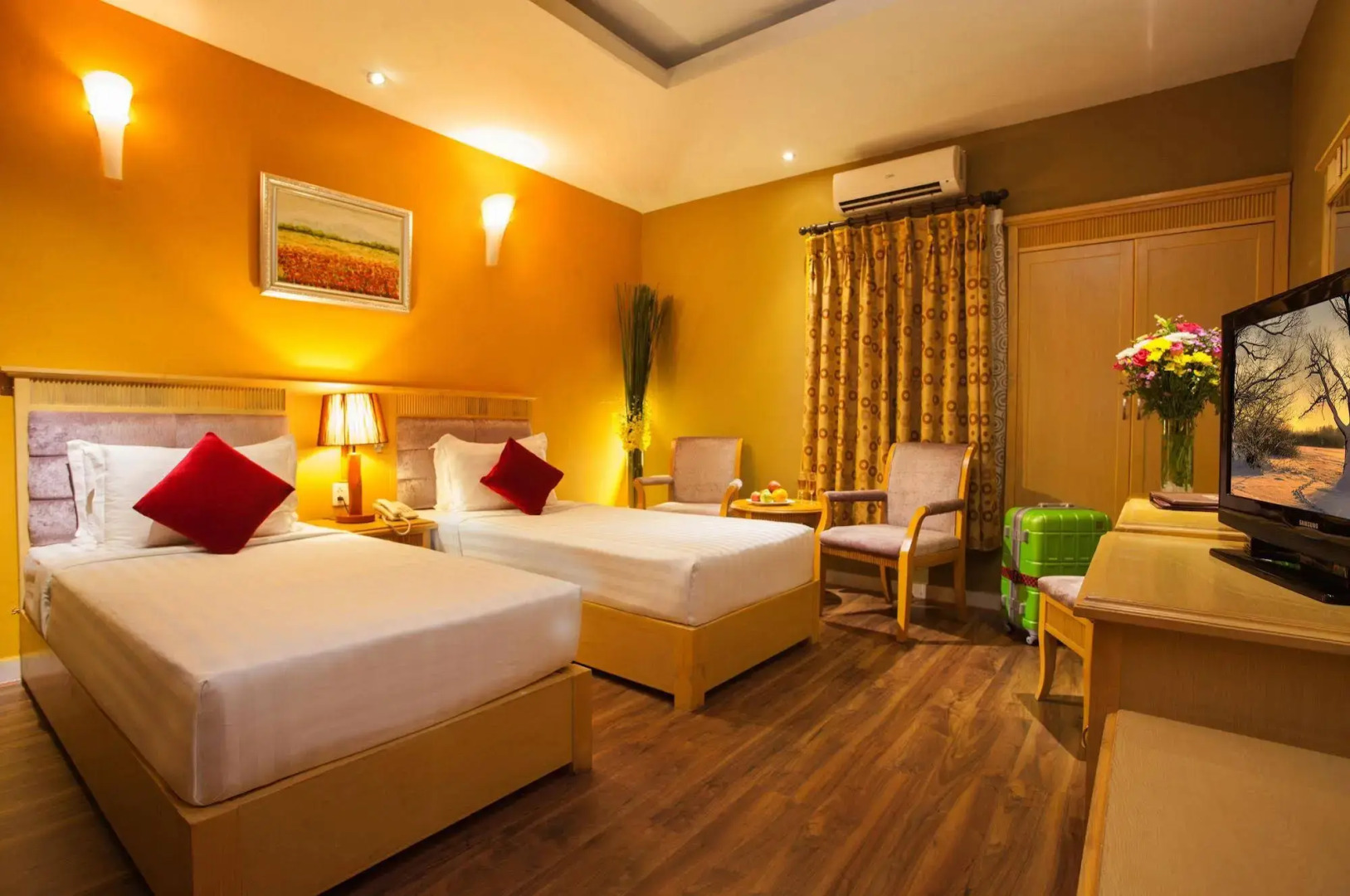 Silverland Min Hotel