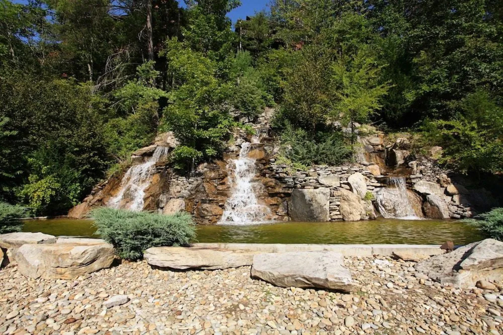 Sweet Surrender 1 Br cabin by RedAwning