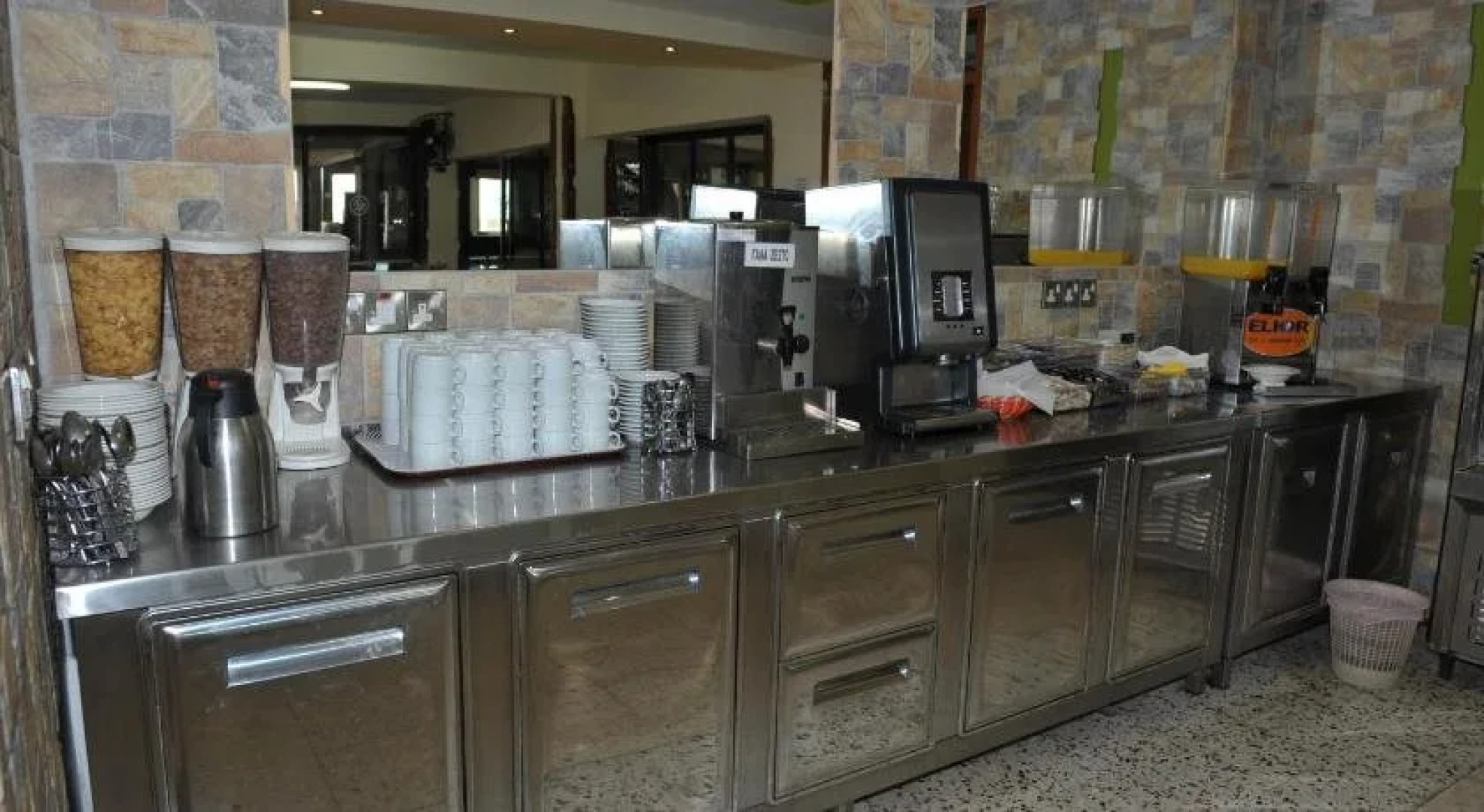 Minaides Hotel