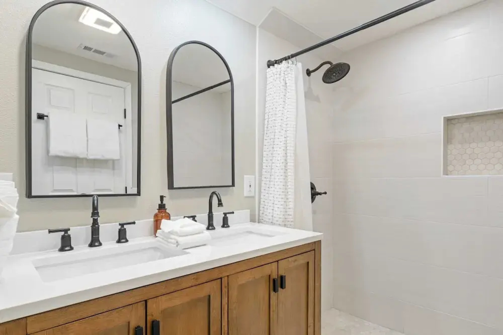 41 Palms Estate by Avantstay Indoor Pickleball, Pool, Hot Tub, Outdoor Kitchen