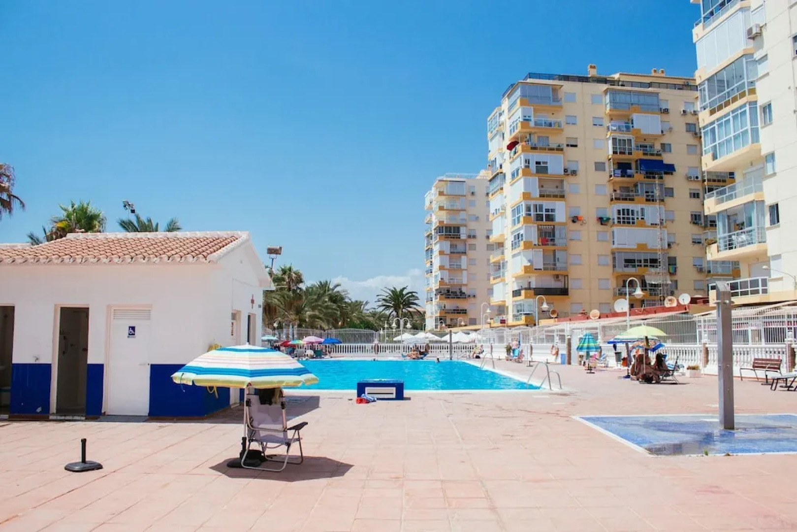 Loft en Residencial 1a Linea con piscina