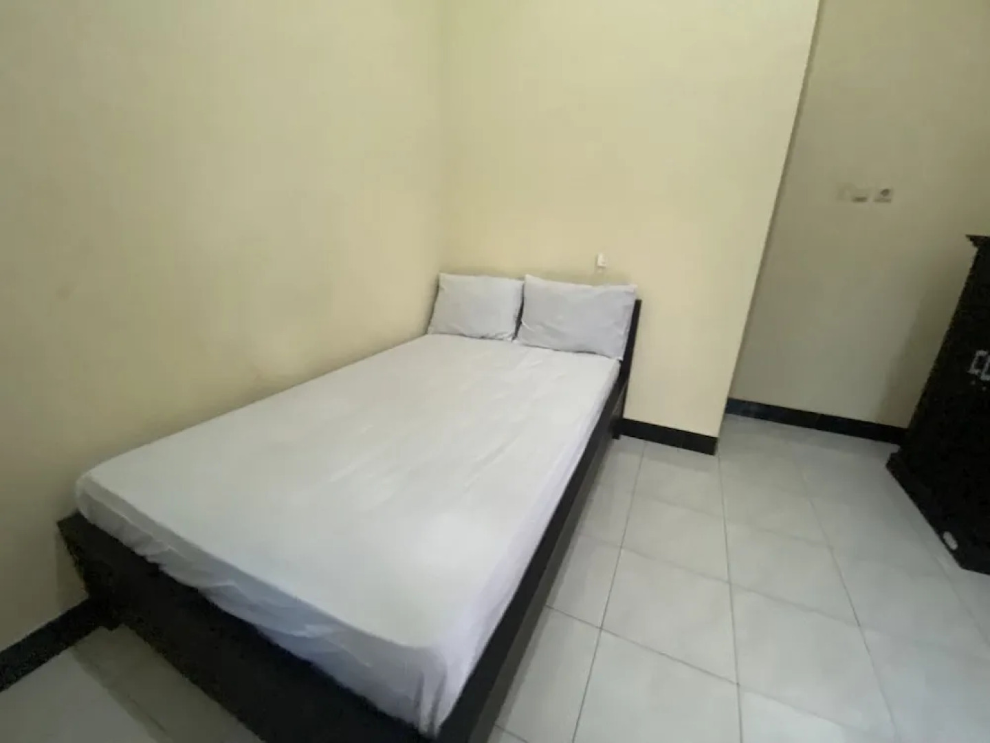 OYO Life 93258 Kos Sahabat