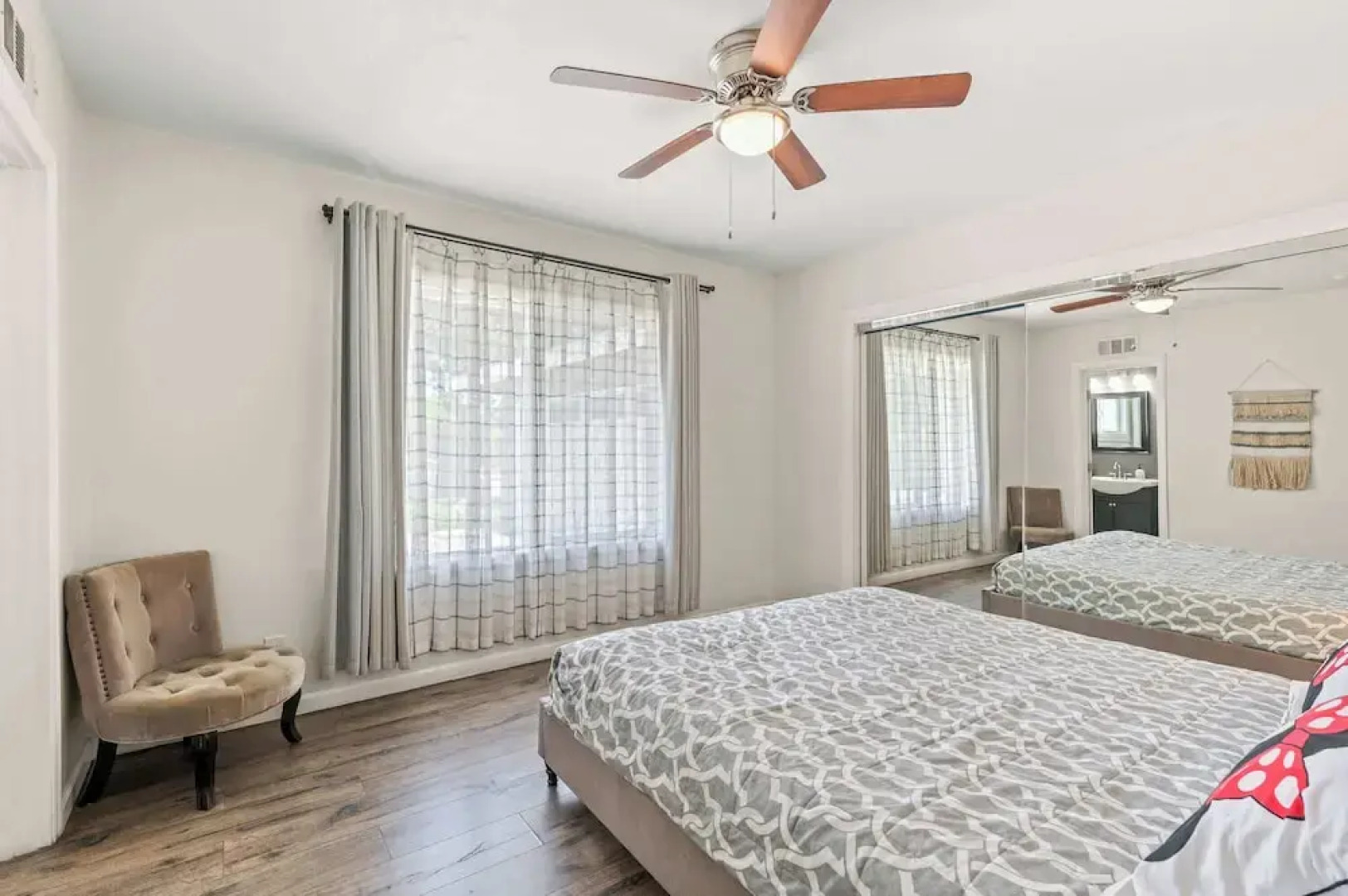 Spacious Family Friendly House in Central Location