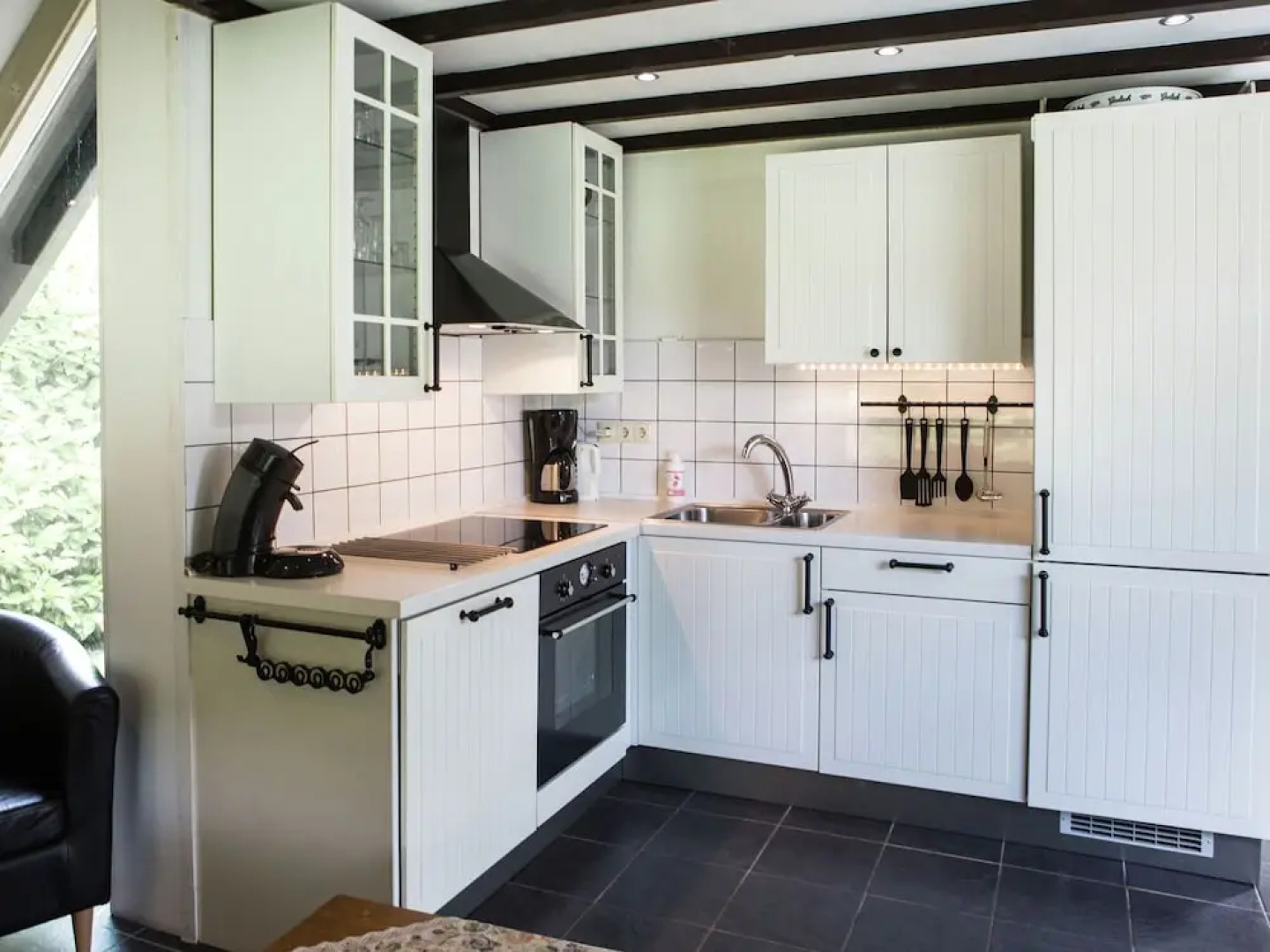 Peaceful Holiday Home in South Holland by the Lake