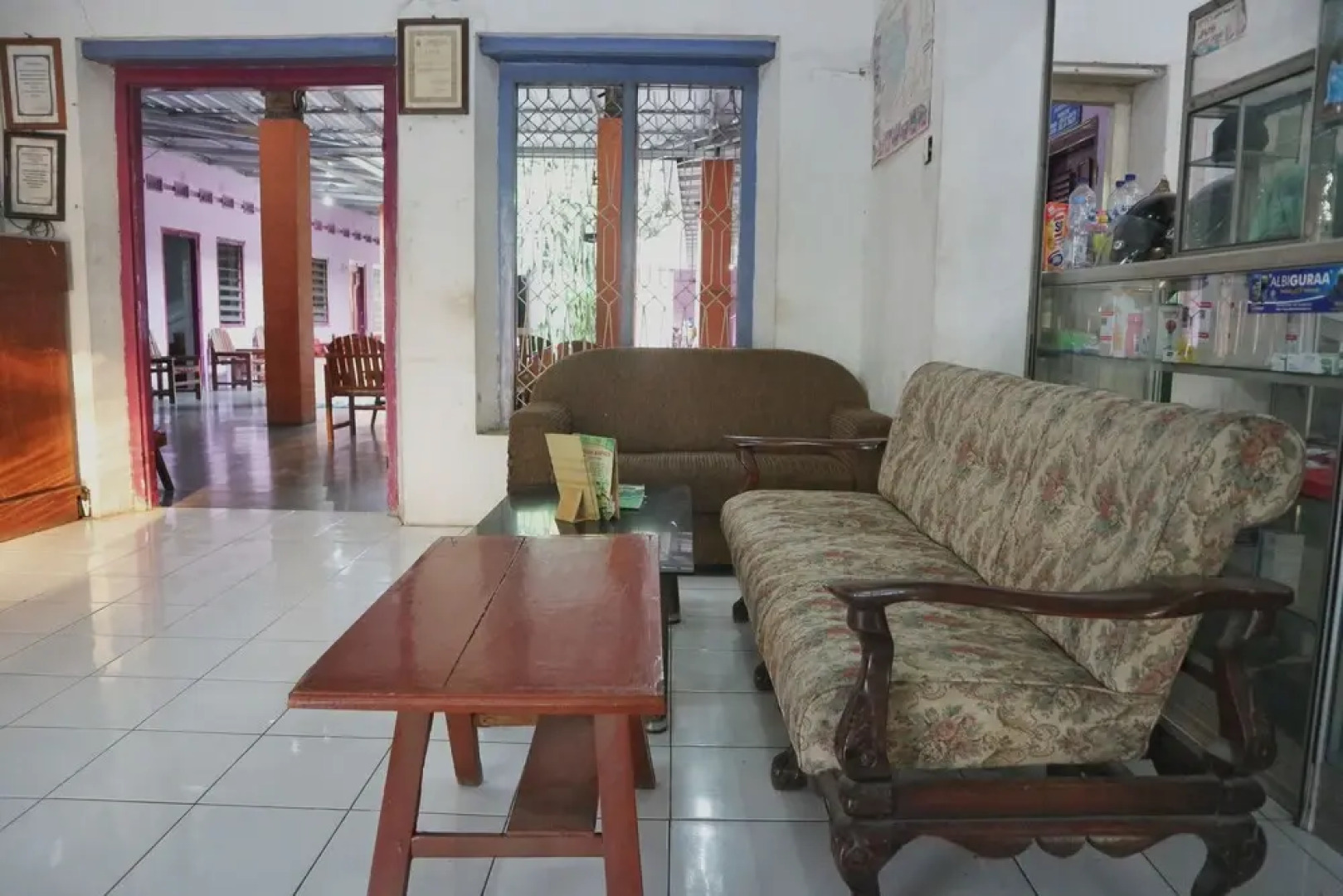 OYO Life 1972 Aman Family Inn Syariah