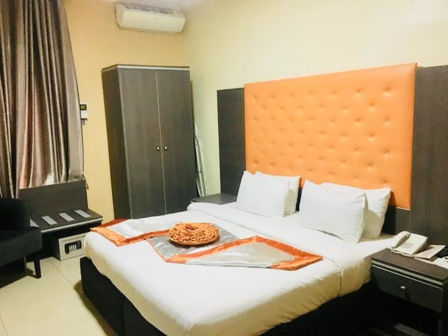 Le Paris Continental Hotel