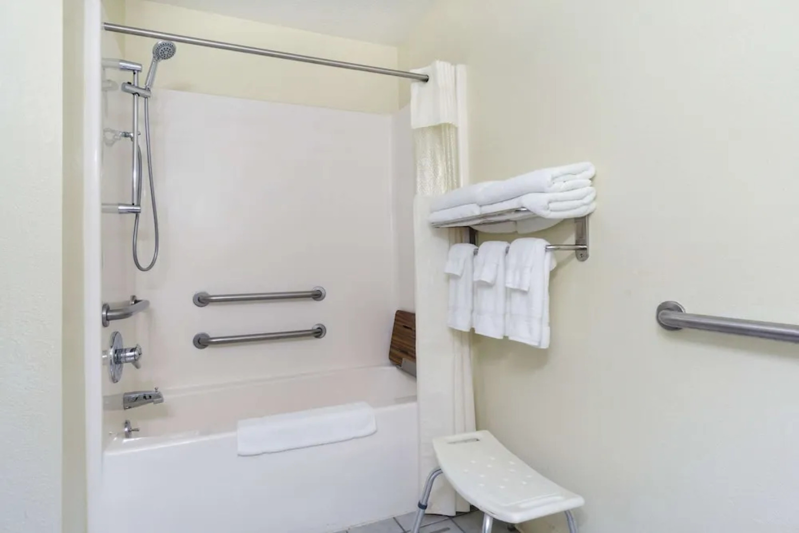 Baymont Inn & Suites Huber Heights Dayton