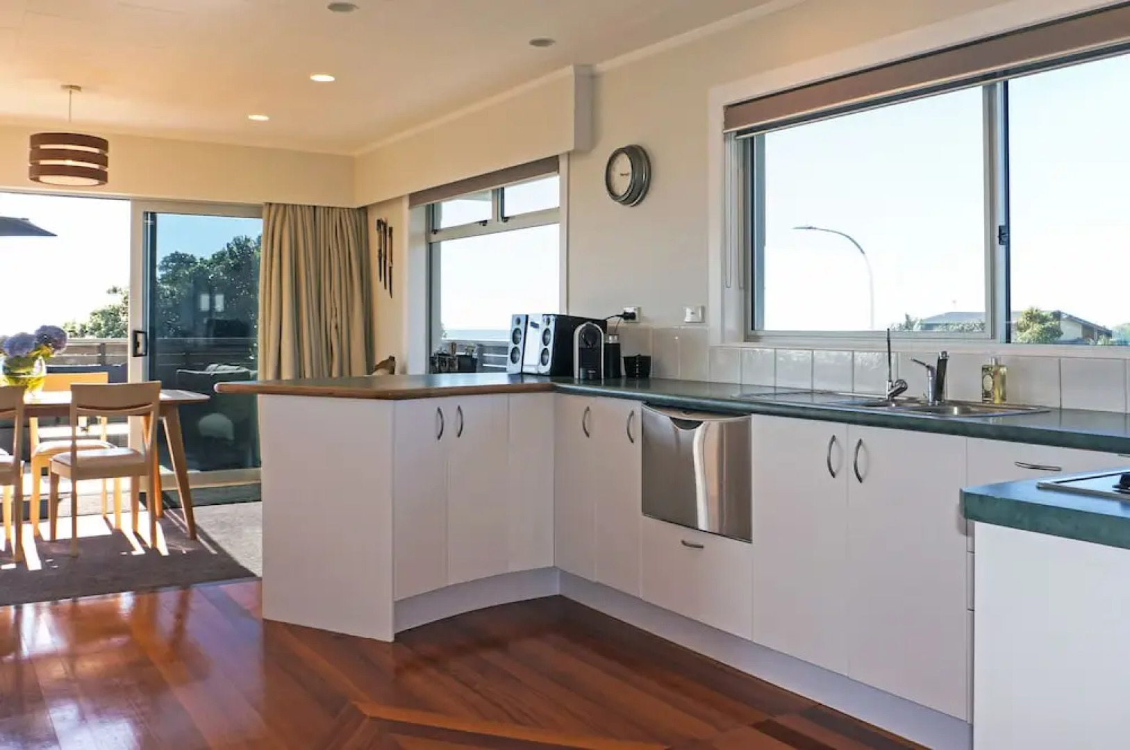 Mesmerising On Messenger