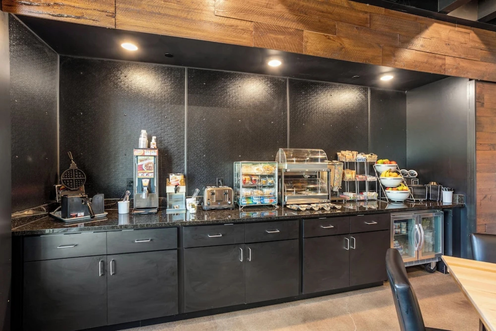 Cobblestone Hotel & Suites - Waukesha