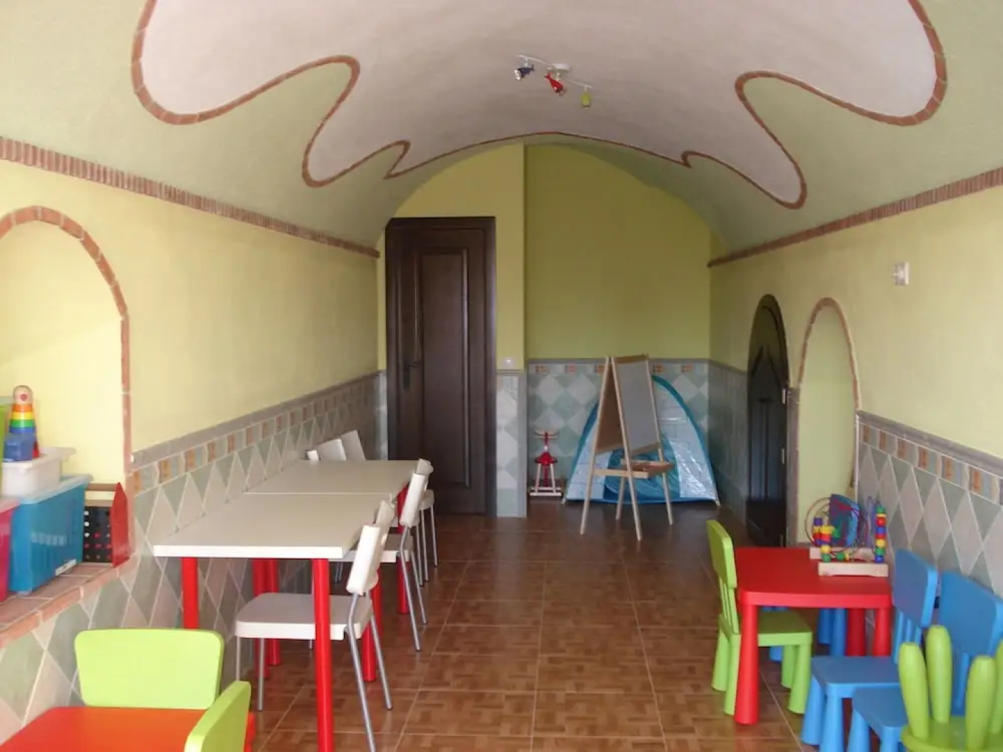 Special Cave House With a Fireplace, Near Sierra Nevada