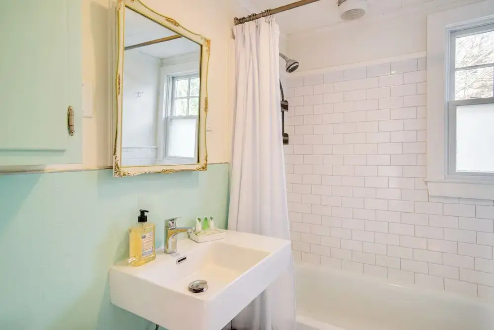 Walk to Monument Beach: Cape Cod Cottage w/ Grill