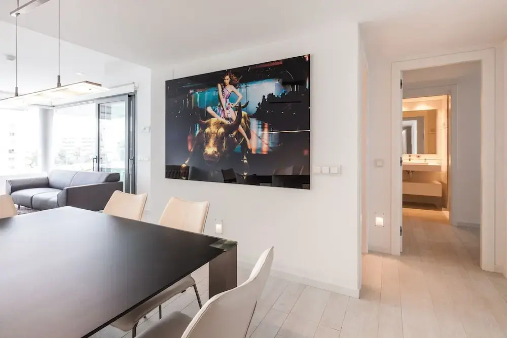 5 Star 3 Bedroom Apartment White Angel