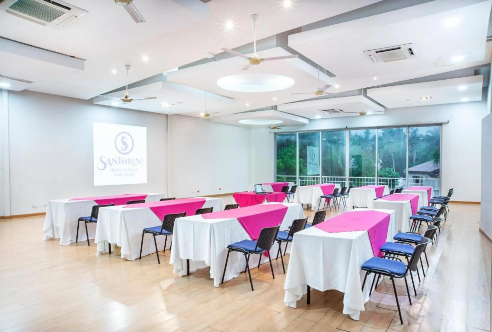 Santorini Hotel & Resort