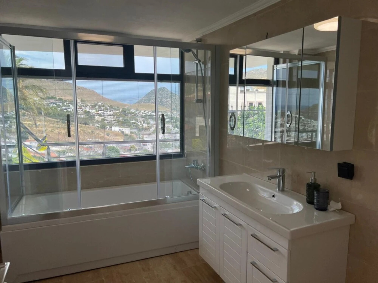 Charming Flat With Sea View Near Beach in Akyarlar