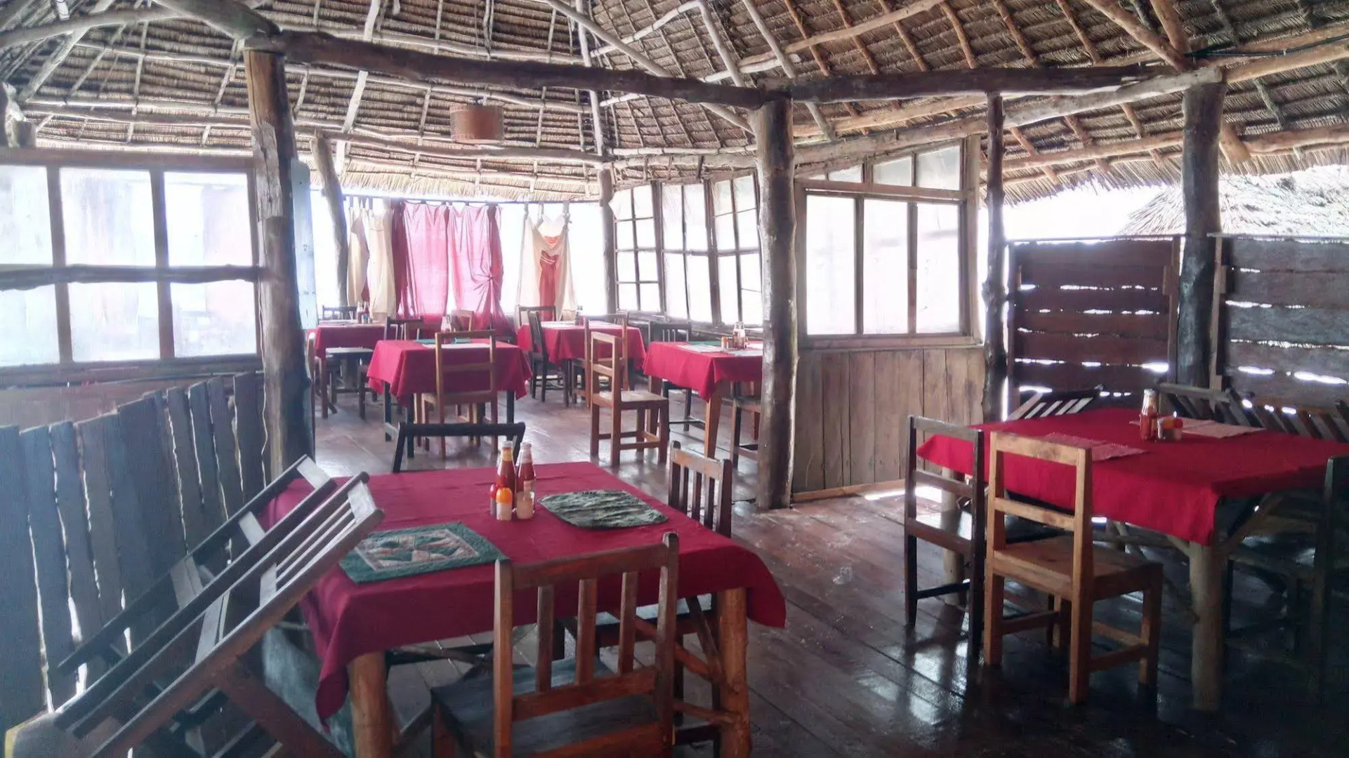 Twisted Palms Lodge & Restaurant