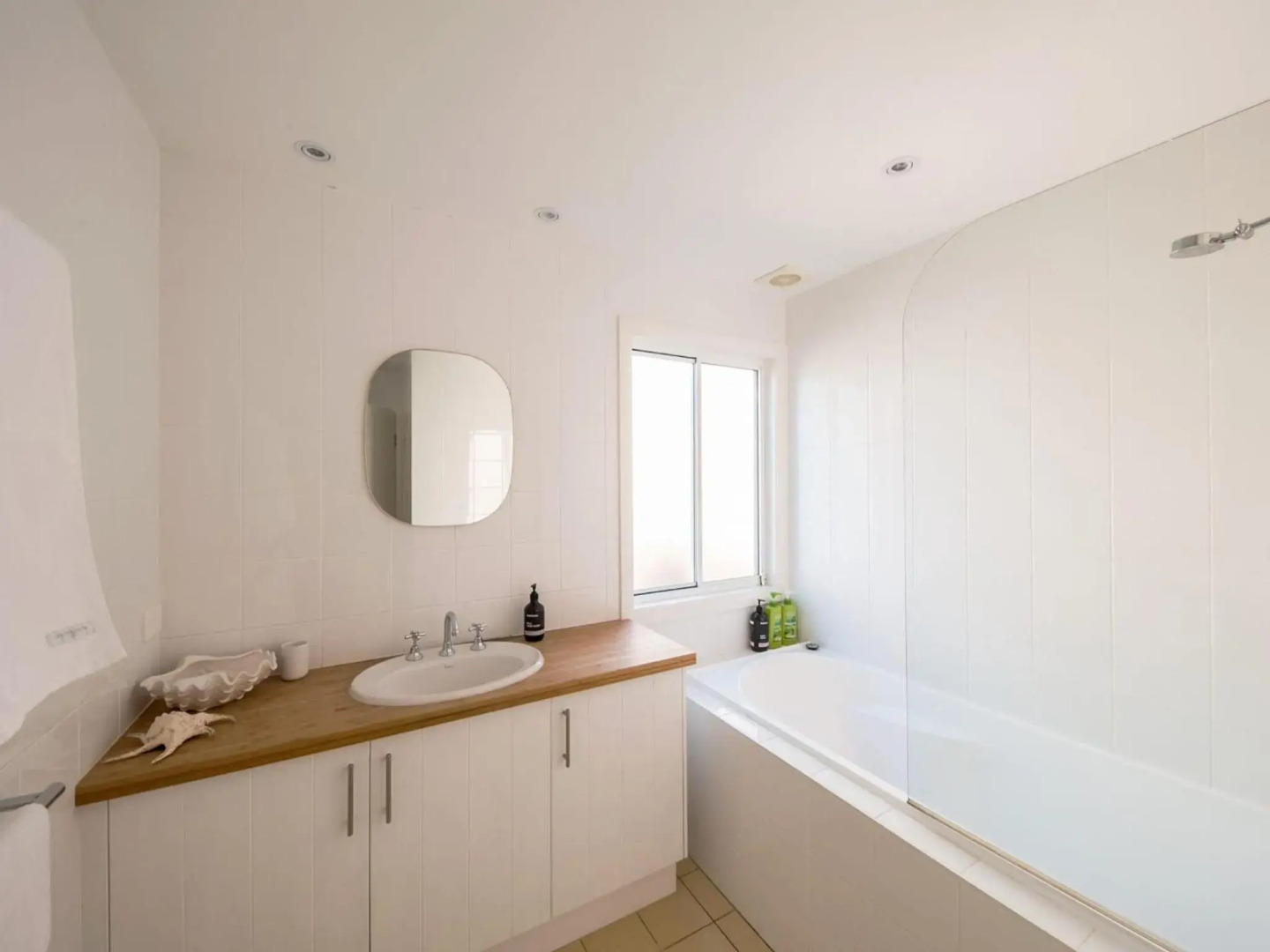 Palmwood at Hyams Beach 4pm Check Out Sundays